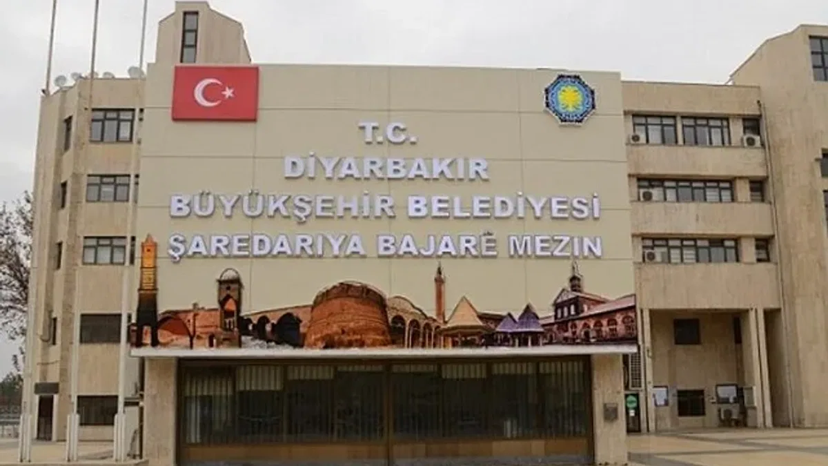 Diyarbakır'da ihtiyaç sahiplerine yardımlar sürüyor