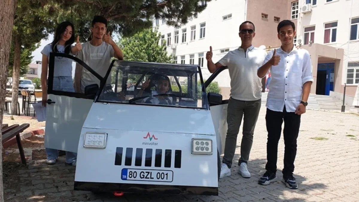 Lise öğrencileri 40 günde yaptıkları elektrikli arabayla TEKNOFEST yarışlarına katılacak