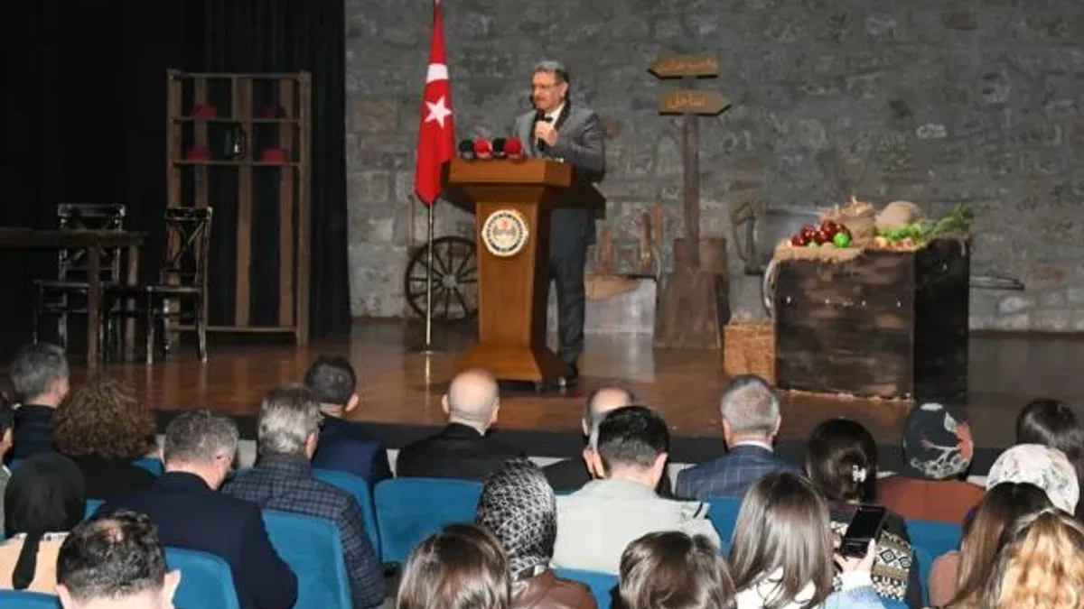 Hüseyin Kazaz Kültür Merkezi Muhacirlik oyunu ile açıldı