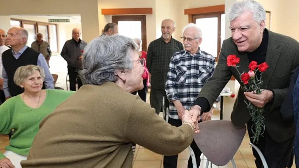 İzmir Narlıdere'de bilge çınarlara ziyaret