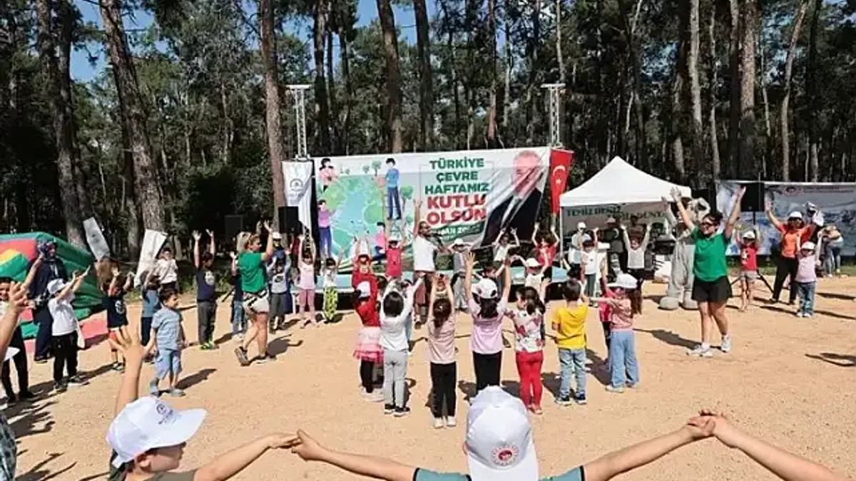 Çocuklar bu şenlikte doyasıya eğlendi