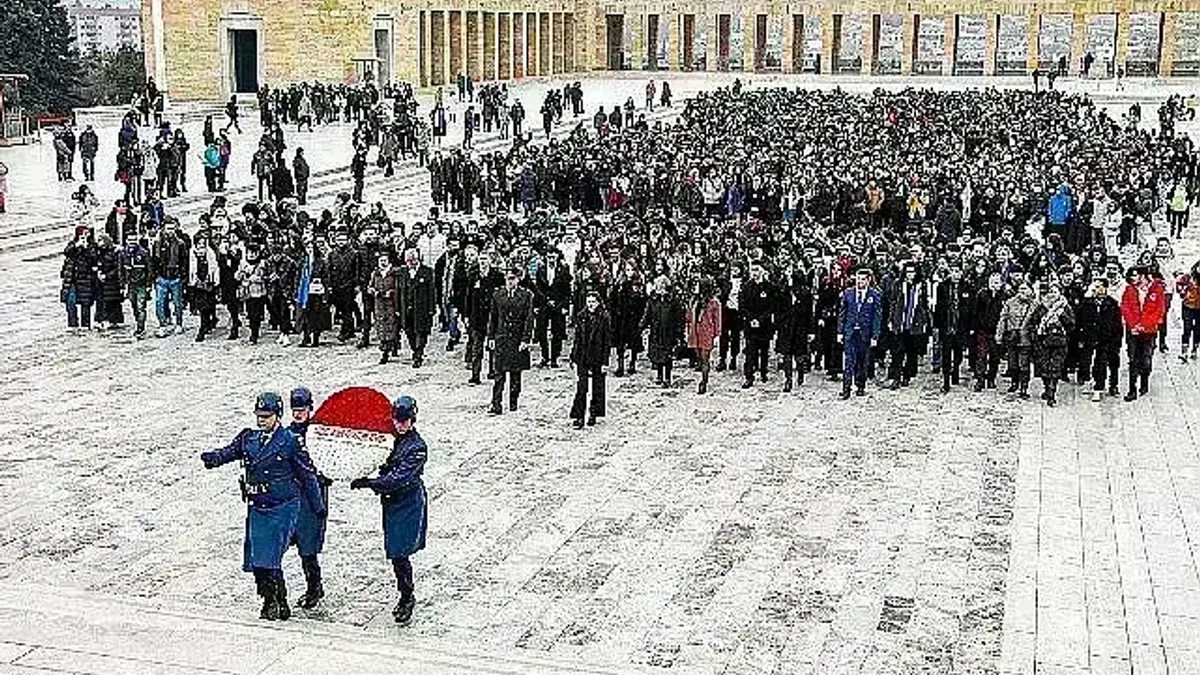 Çağdaş Gençlik 14. Kez Anıtkabir'de Buluştu