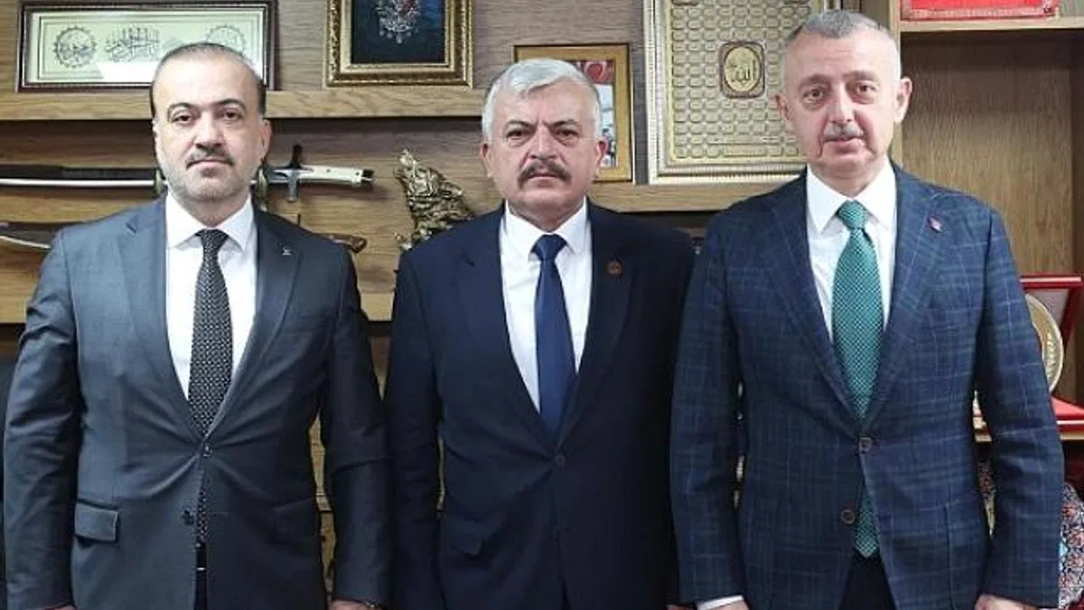 Başkan Büyükakın'dan MHP'ye iadeyi ziyaret