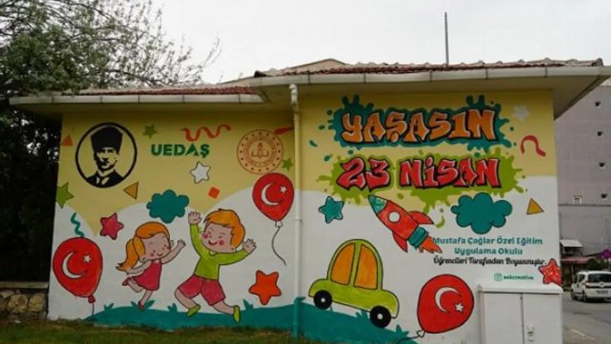 Trafolar 23 Nisan için boyandı