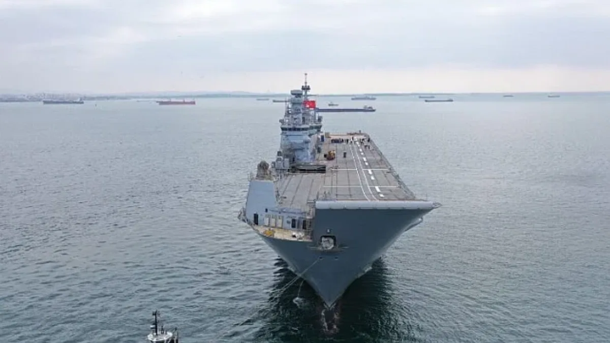 TCG Anadolu İzmir yolunda