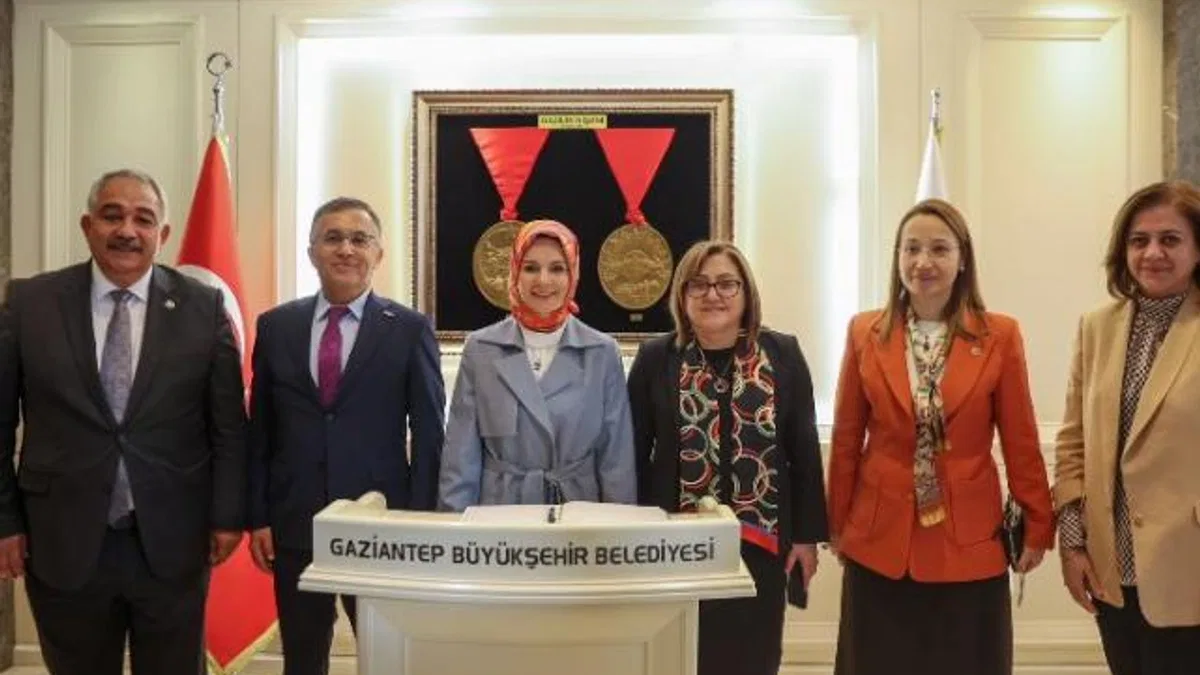 Bakan Göktaş'tan Başkan Şahin'e nezaket