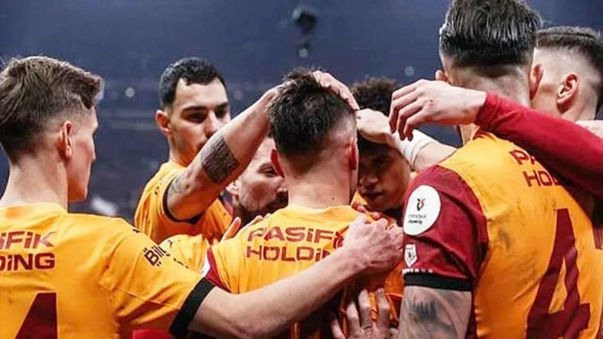 Galatasaray 4-3 Trabzonspor (Maç Sonucu) Aslan 3 puanı uzatmada kaptı!.