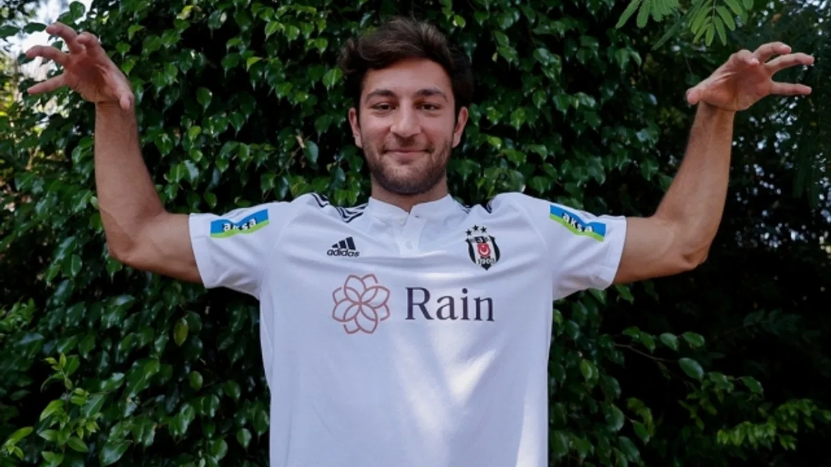 Beşiktaş'ın yeni transferi Emrecan Uzunhan, siyah-beyazlı takıma gelişini anlattı