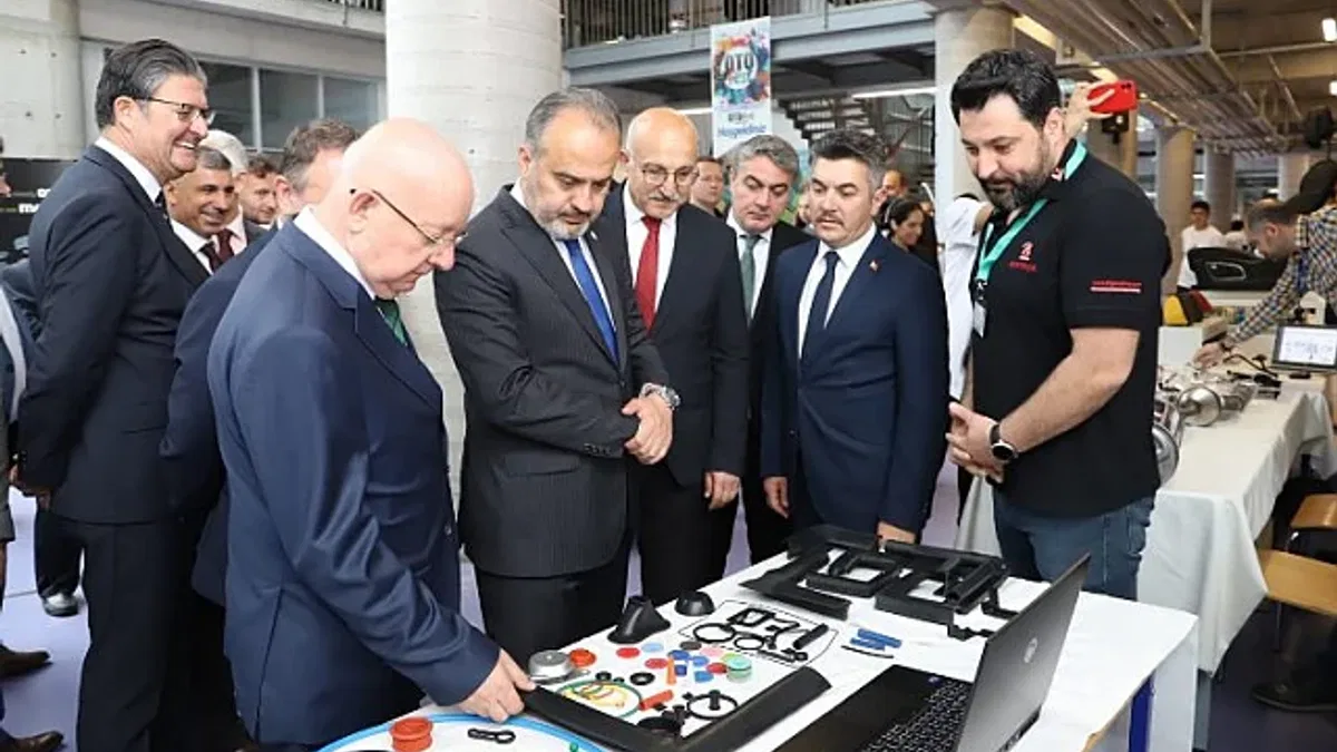 Otomotiv öğrencileri Bursa'da teknolojinin peşinde