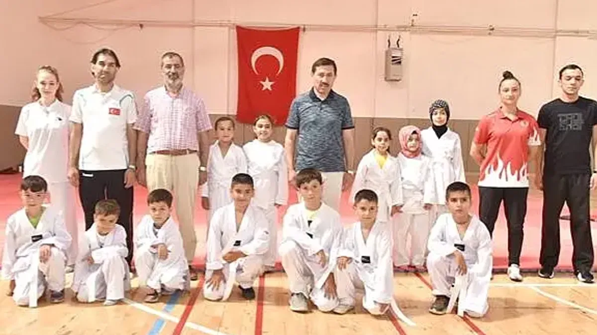 Karatay yaz spor okullarında eğitimler devam ediyor