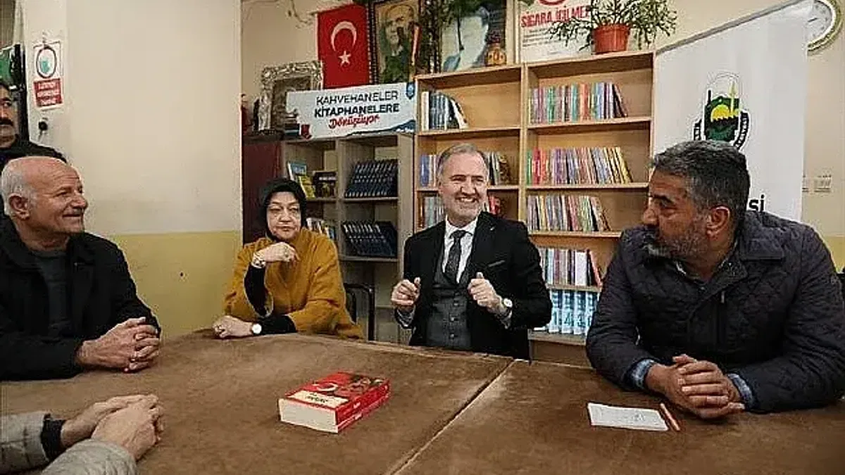 İnegöl'de Kahvehaneler Kitaphaneye Dönüşüyor