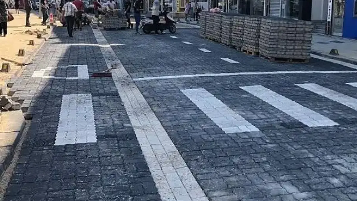 Lüleburgaz'da yol yenileme ve durak cebi çalışması tamamlandı