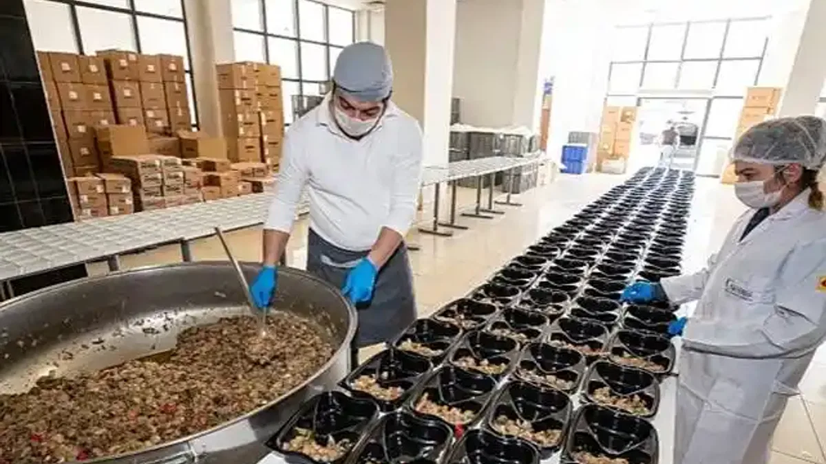 İzmir Büyükşehir'den 75 bin haneye bayram müjdesi