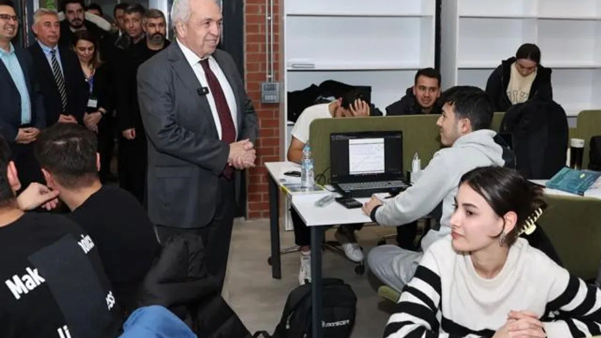Bursa Nilüfer’de finallere hazırlanan öğrencilere çorba ikramı
