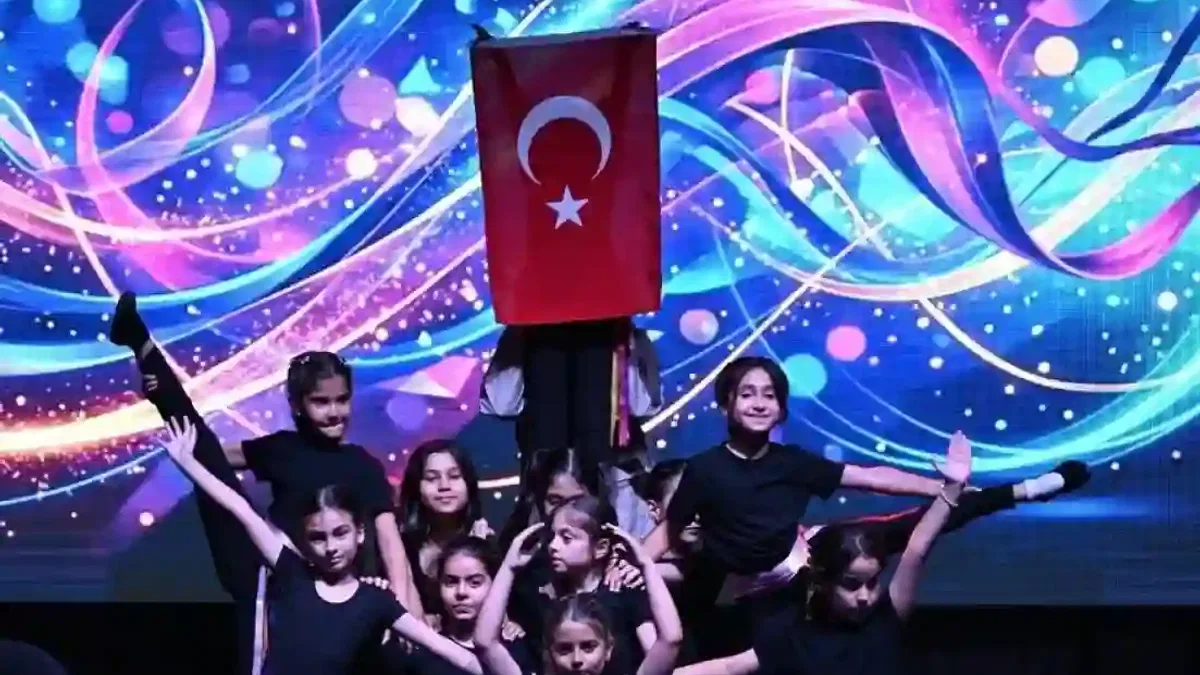 Manisa’da miniklerden yıl sonu gösterisi