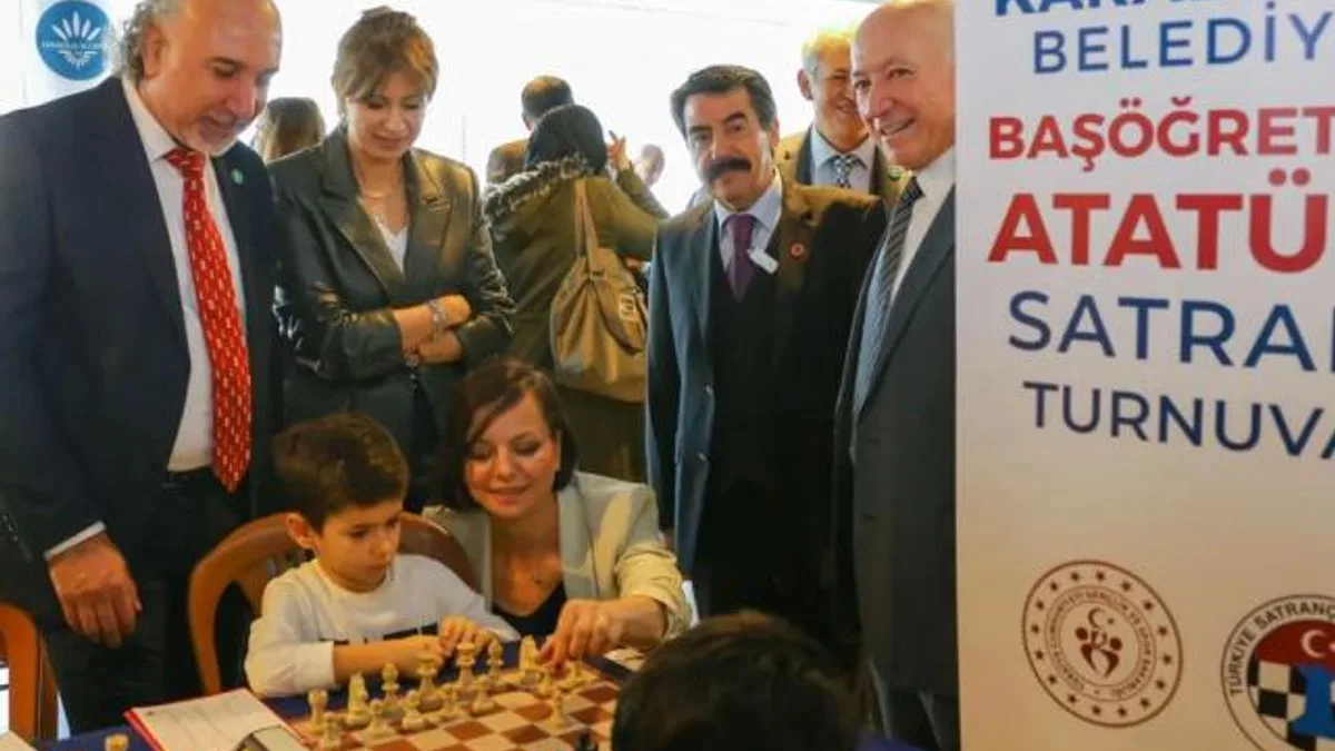 İzmir'de Atatürk adına satranç turnuvası