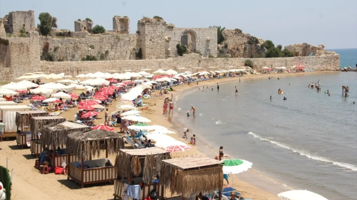 Kızkalesi'nde bayram tatilinde oteller tam kapasite doluluğa ulaştı