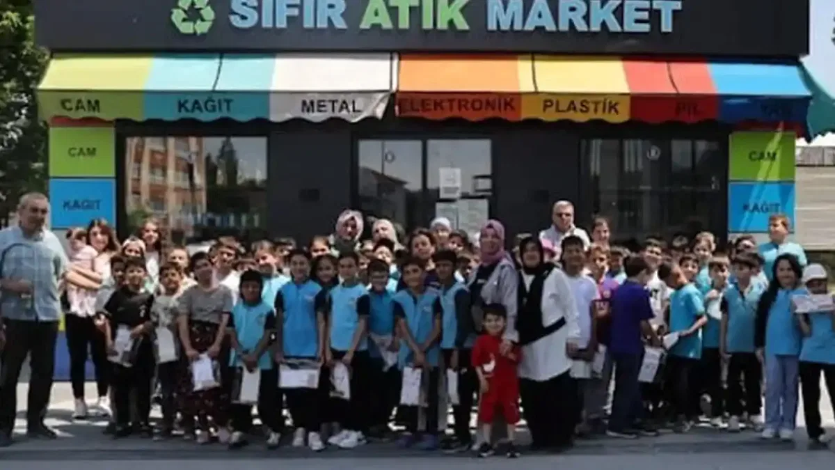 Kütahyalı öğrencilerden Sıfır Atık Market’e örnek katkı