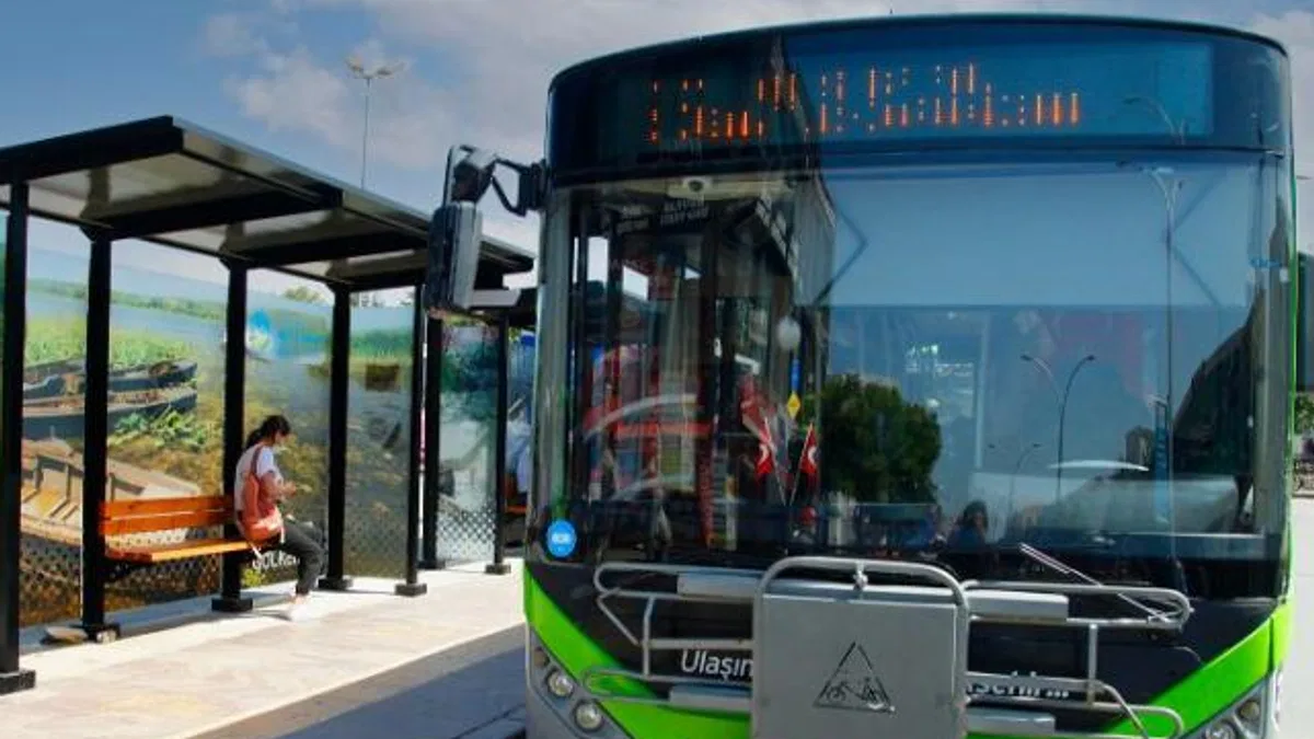Sakarya'da YKS’ye geç kalan genci sınav yerine ulaştırdı