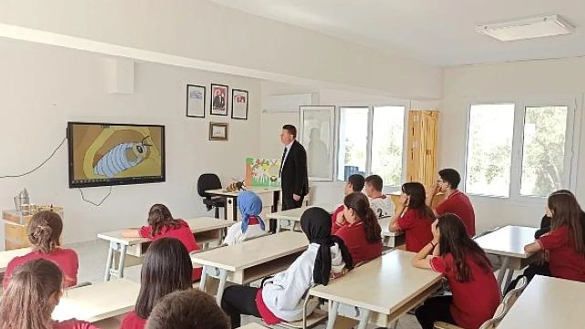 Öğrenciler arıların dünyasını tanıdı