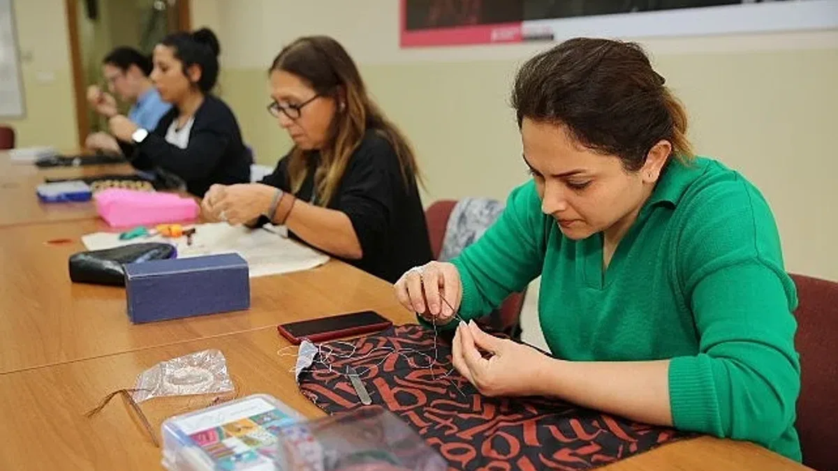Küçükçekmece Belediyesi Sanat ve Meslek Kursları Devam Ediyor