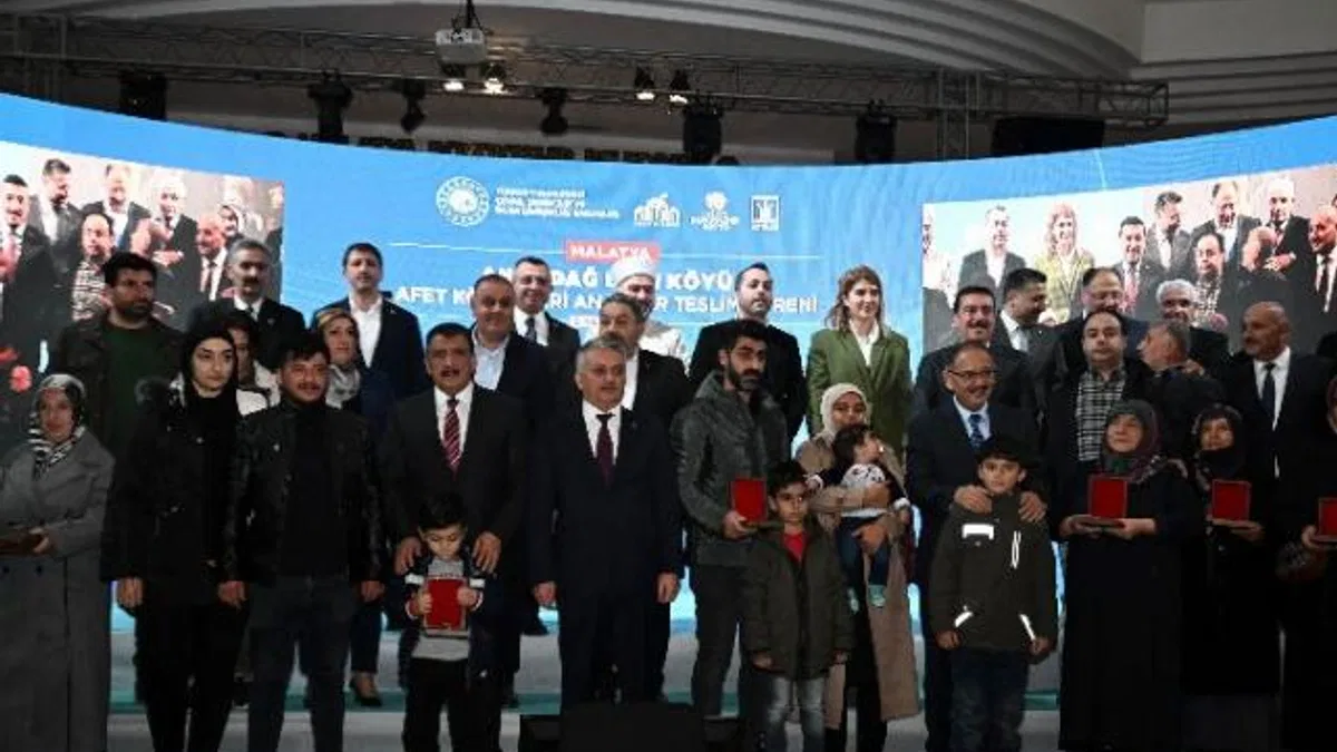 Afet köy evleri sahiplerine teslim ediliyor