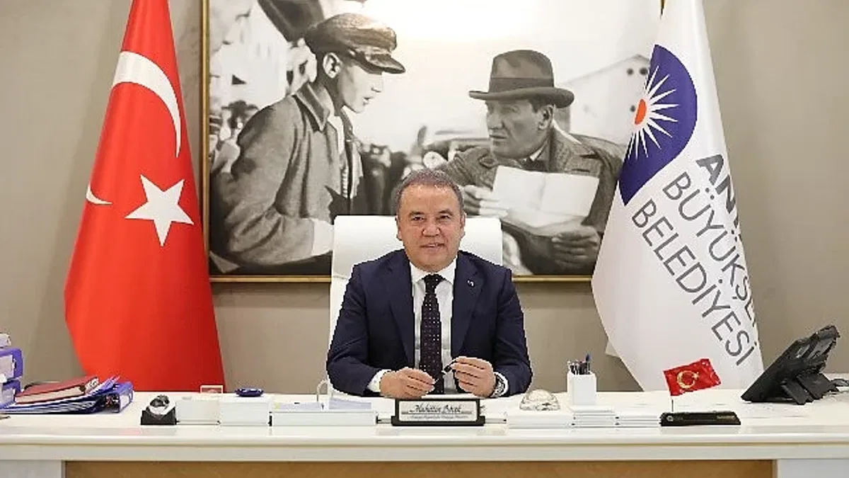 Başkan Muhittin Böcek Yeni Yıl Mesajı