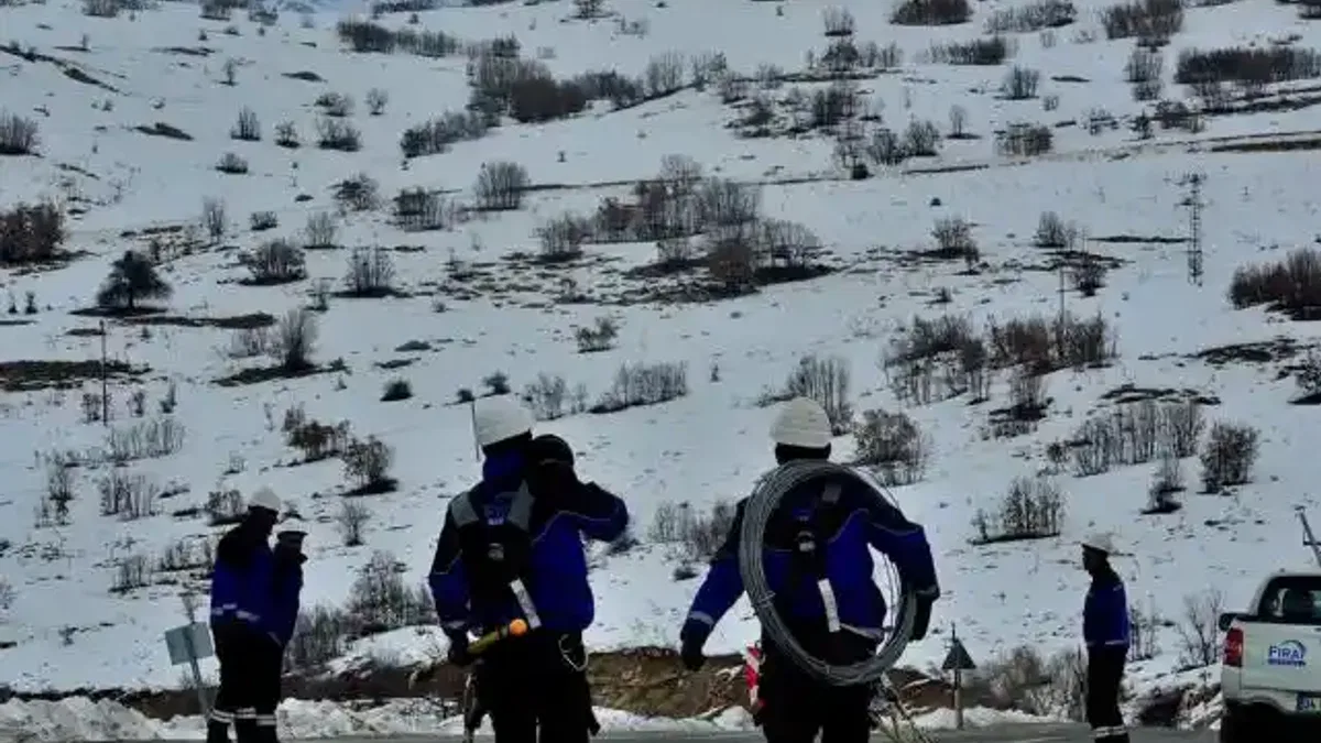 Fırat EDAŞ Zorlu Kış Şartlarına Karşı Sahada Önlemlerini Aldı