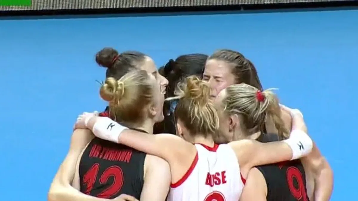Türk Hava Yolları CEV Kupası'nda adını yarı finale yazdırdı