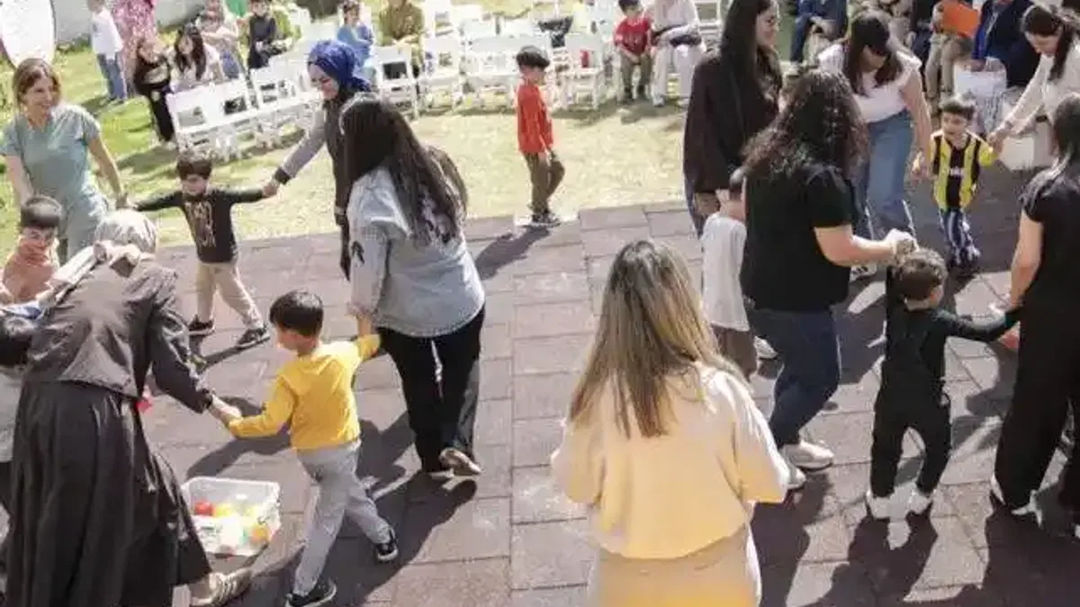 Mersin’de oyun ve sevgi buluşması