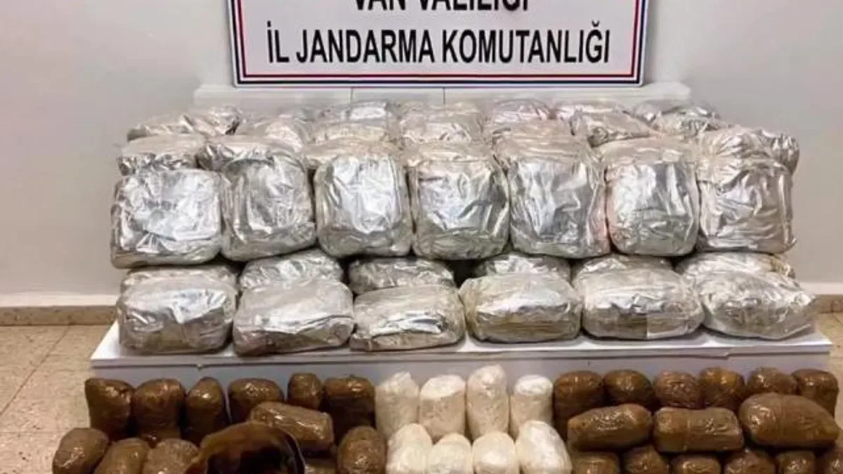 Van ve Hakkari'de 406 kilogram uyuşturucu ele geçirildi