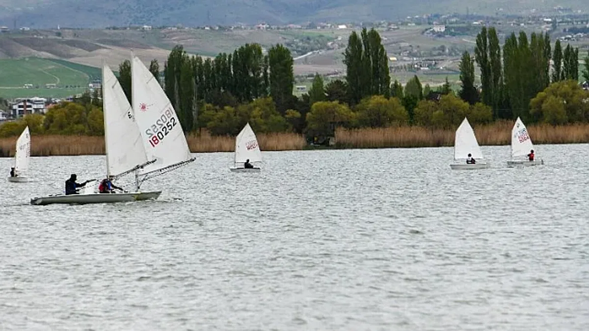 Başkent'te yelken rüzgarı