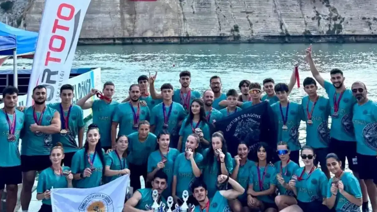 Samsun Büyükşehir sporcuları Dragon Bot’ta 3 kupa kazandı