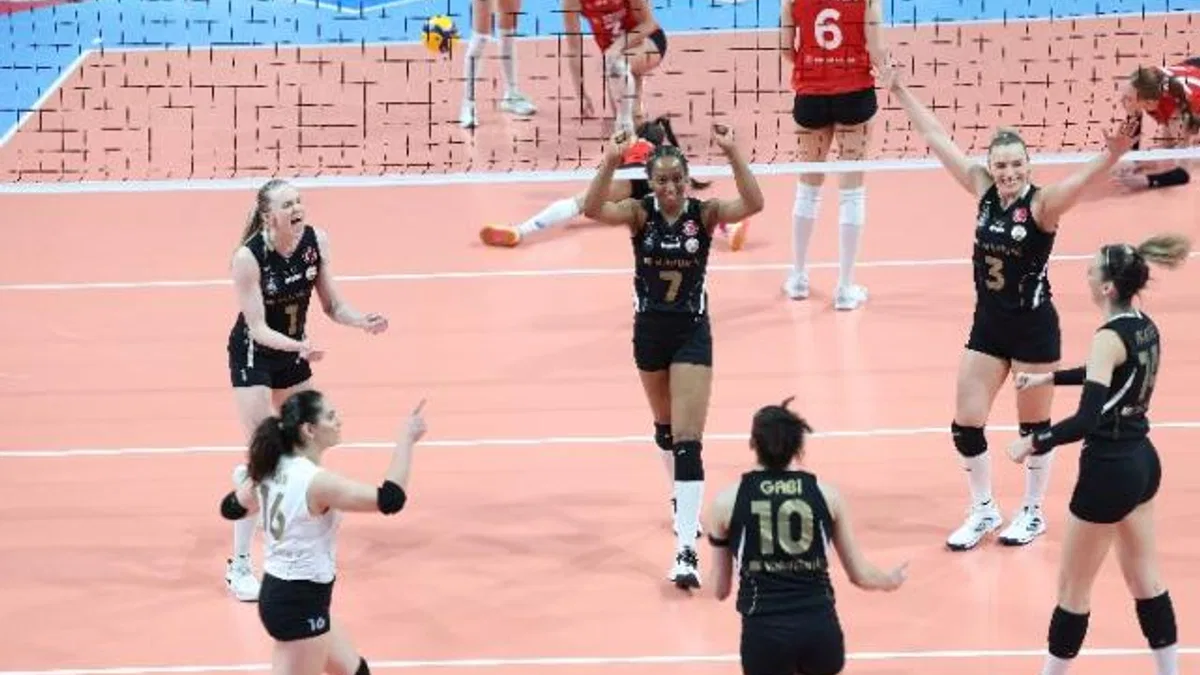 VakıfBank sezonu 3. sırada tamamladı