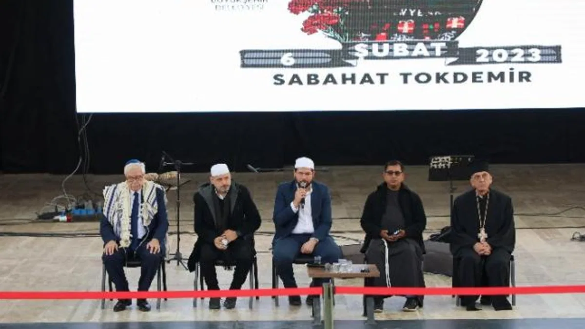 Deprem şehitleri ortak dualarla anıldı