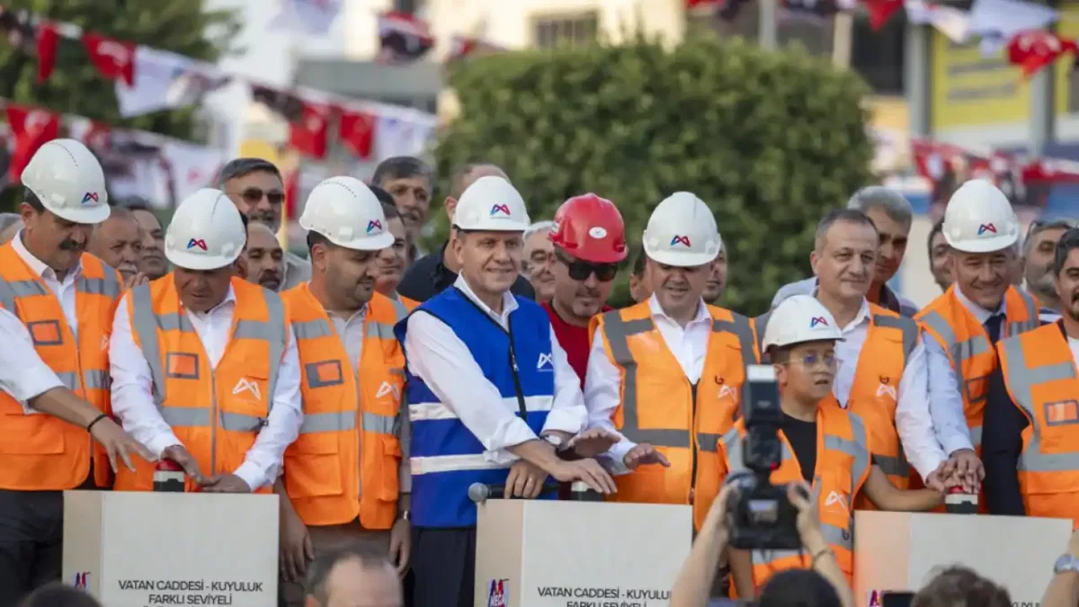 Mersin'de ulaşım için dev yatırım! Vatan Caddesi-Kuyuluk Kavşağı'nın temeli atıldı