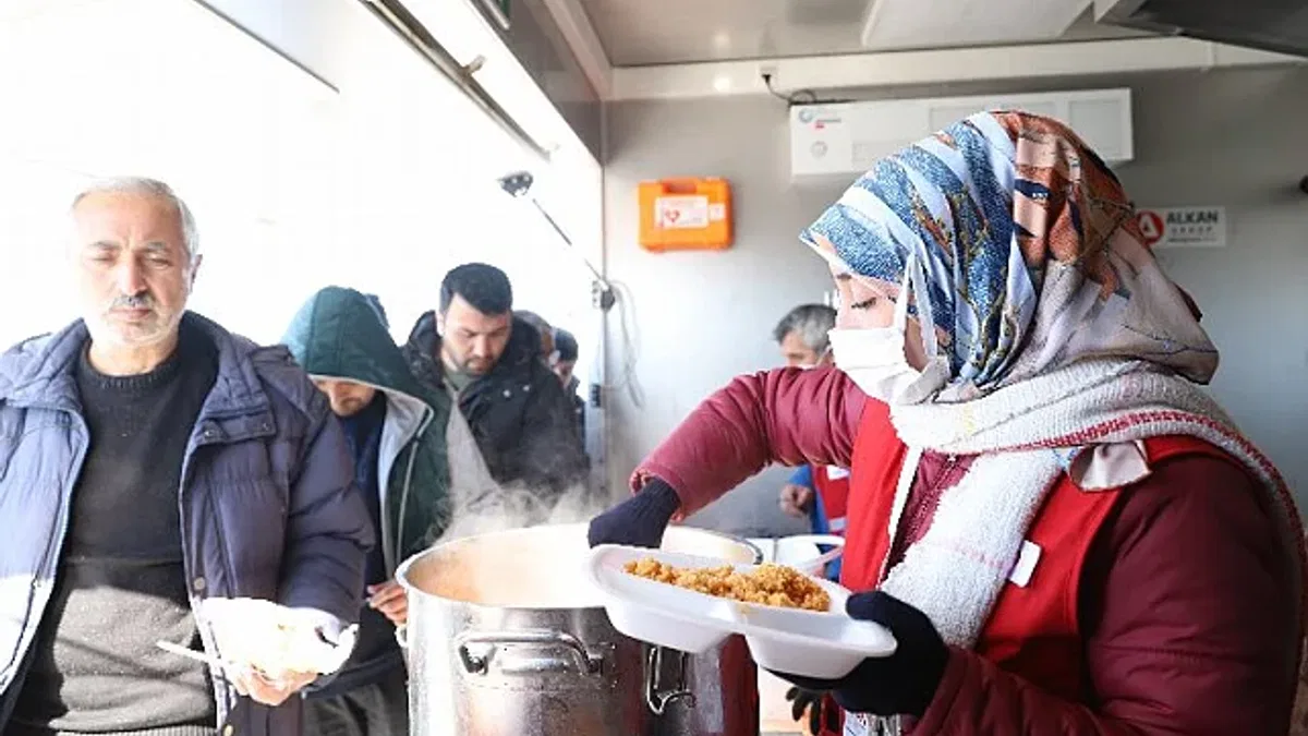 Kızılay'ın sıcak yemeği 40 milyon tabağı geçti