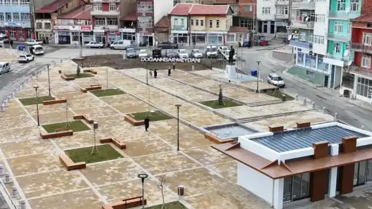 Konya Doğanhisar'da meydan düzenlemesi tamamlandı