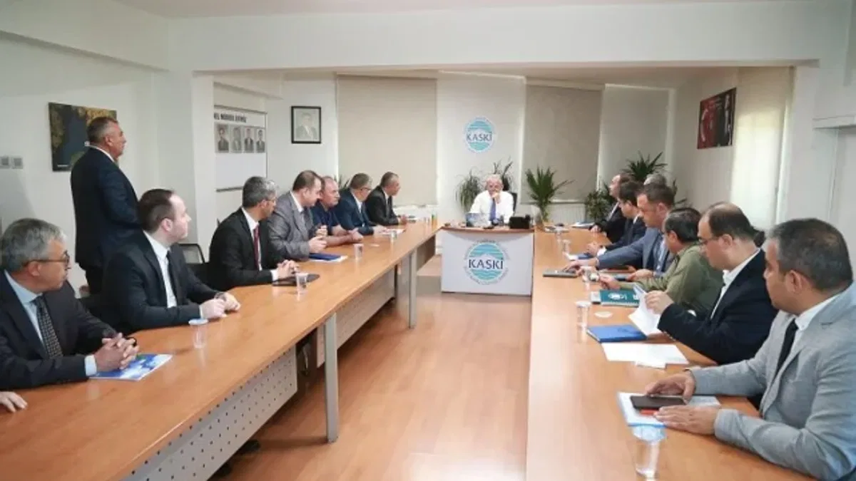Memduh Büyükkılıç'tan KASKİ zirvesi