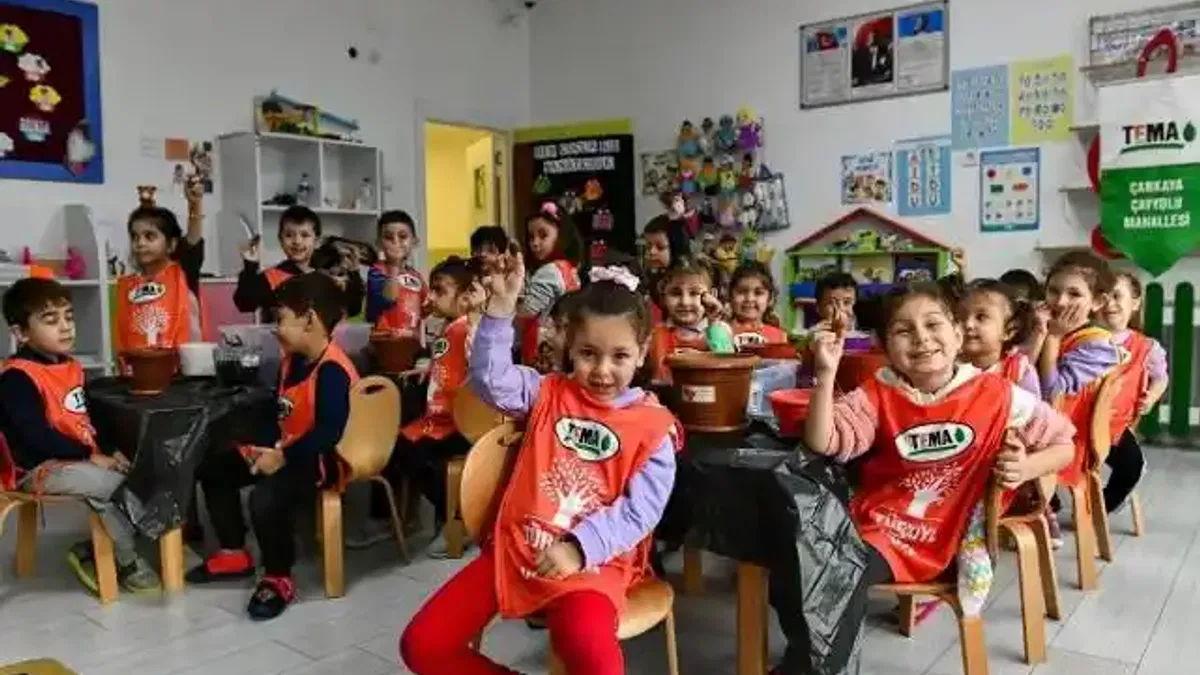 Ankaralı minikler meşe palamudu ekti