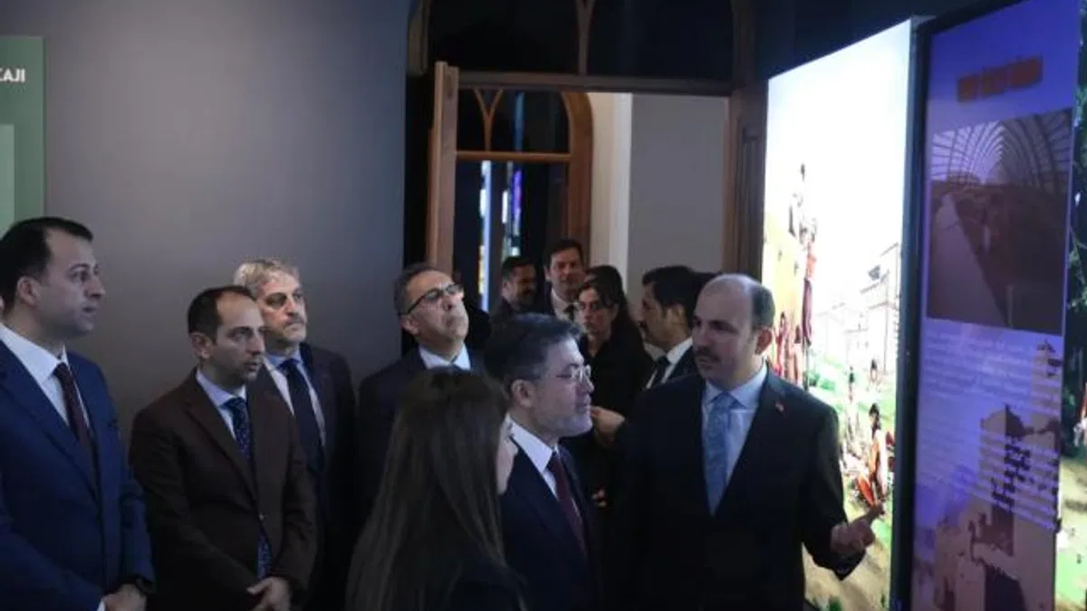 Bakan Yumaklı Konya’da Dijital Tanıtım Merkezi’ni inceledi