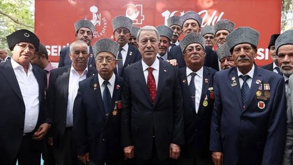 Milli Savunma Bakanı Akar, Konya'da şehit aileleri ve gazilerle bir araya geldi