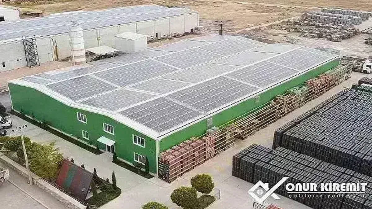 Onur Kiremit ile Doğru Çatı Seçimi: Beton mu, Kil mi?