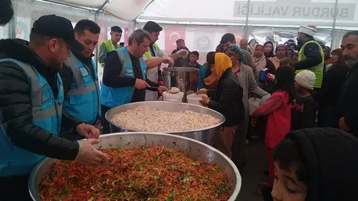 Manisa gönüllerde de, iftar ve sahurda da beraber