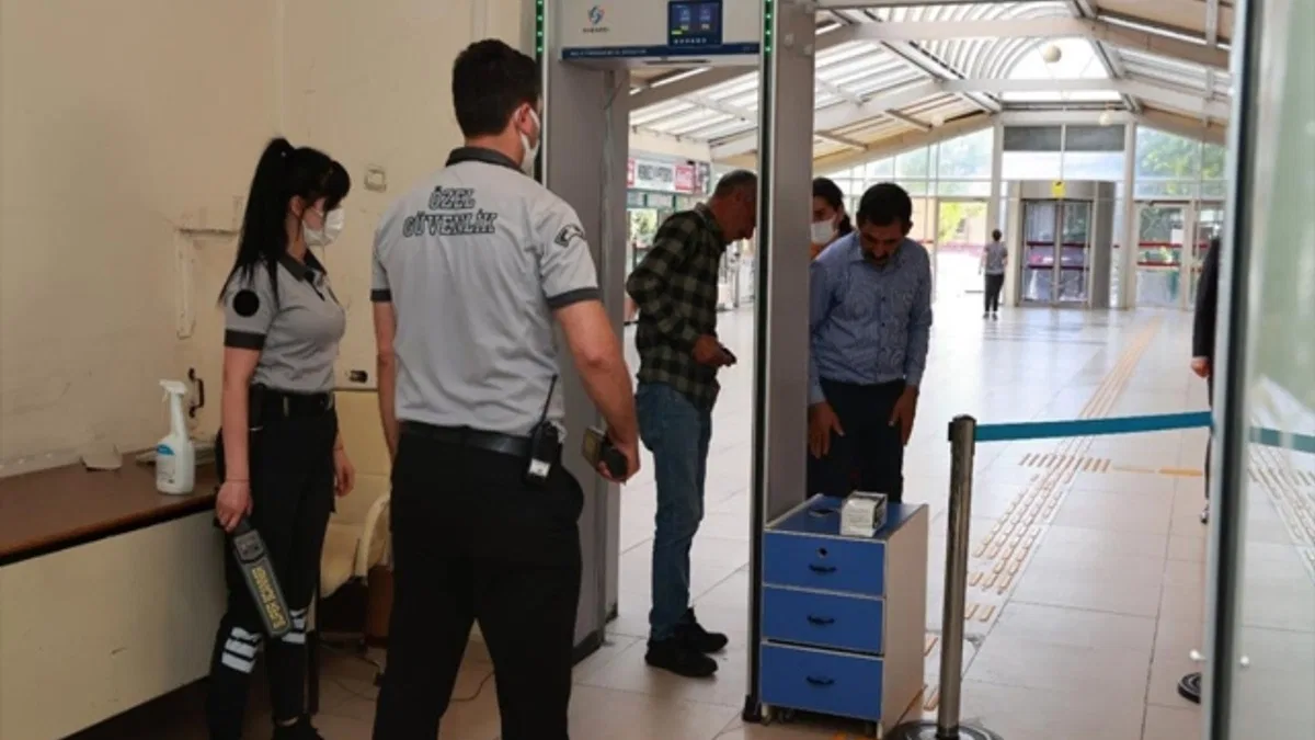 Sağlık Bakanı Koca: Ülke geneline yayılacak sistemle şiddete bir engel koyuyoruz