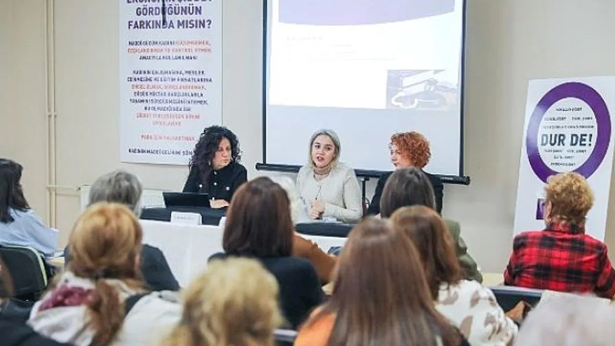 Buca'da "Kadına Yönelik Şiddet ve Toplumsal Cinsiyet" paneli