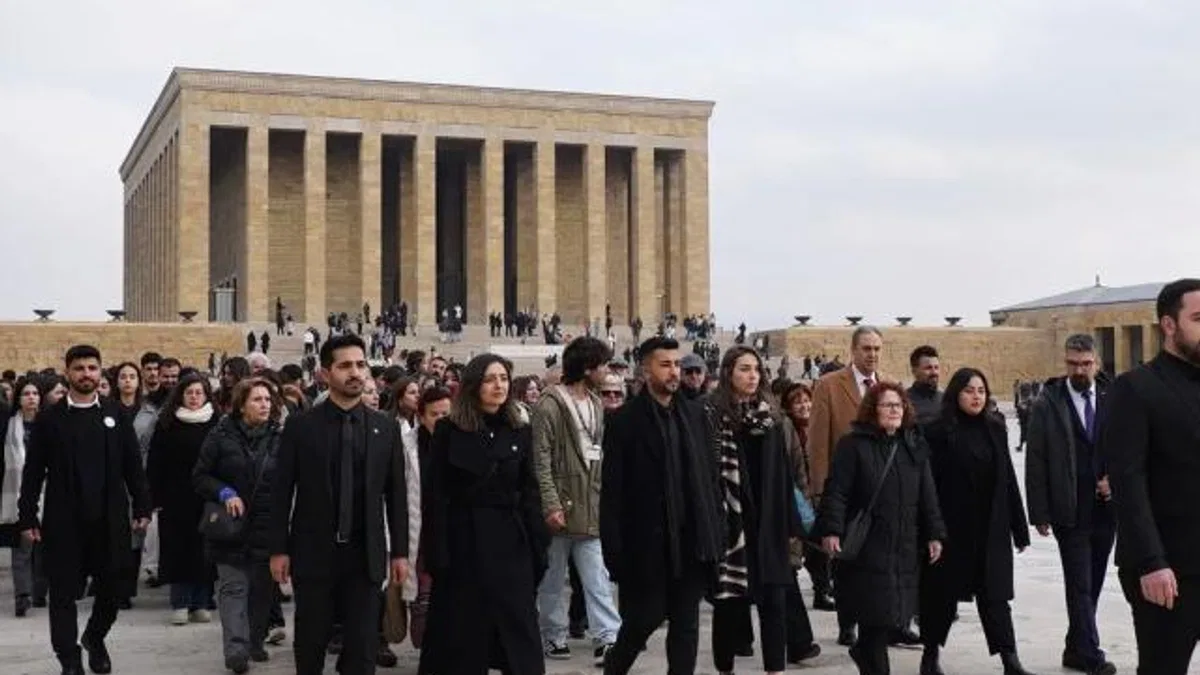 Çağdaş Gençlik Ata'nın huzurunda