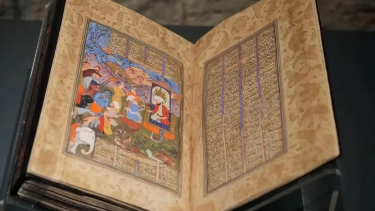 Dünyada bir ilk: 70 cilt Mesnevî 'Mana ve Nakış' sergisinde