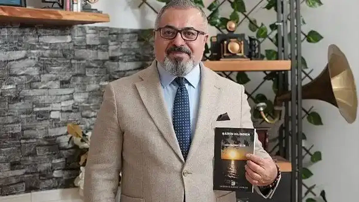 Ünlü türkücü Abdurrahman Delen, "Şairin Dilinden" adlı ilk kitabının gelirlerini depremzedelere bağışlayacak