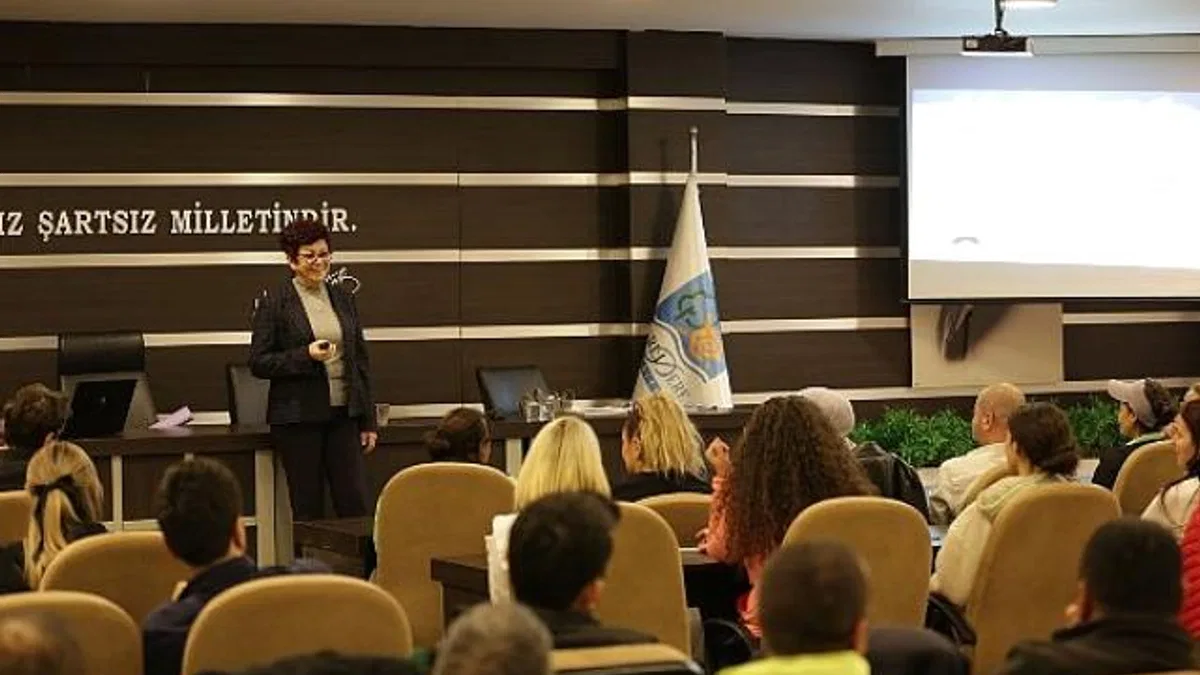 Narlıdere Belediyesi'nde örnek uygulama: Çalışanlara cinsiyet eşitliği eğitimi verildi